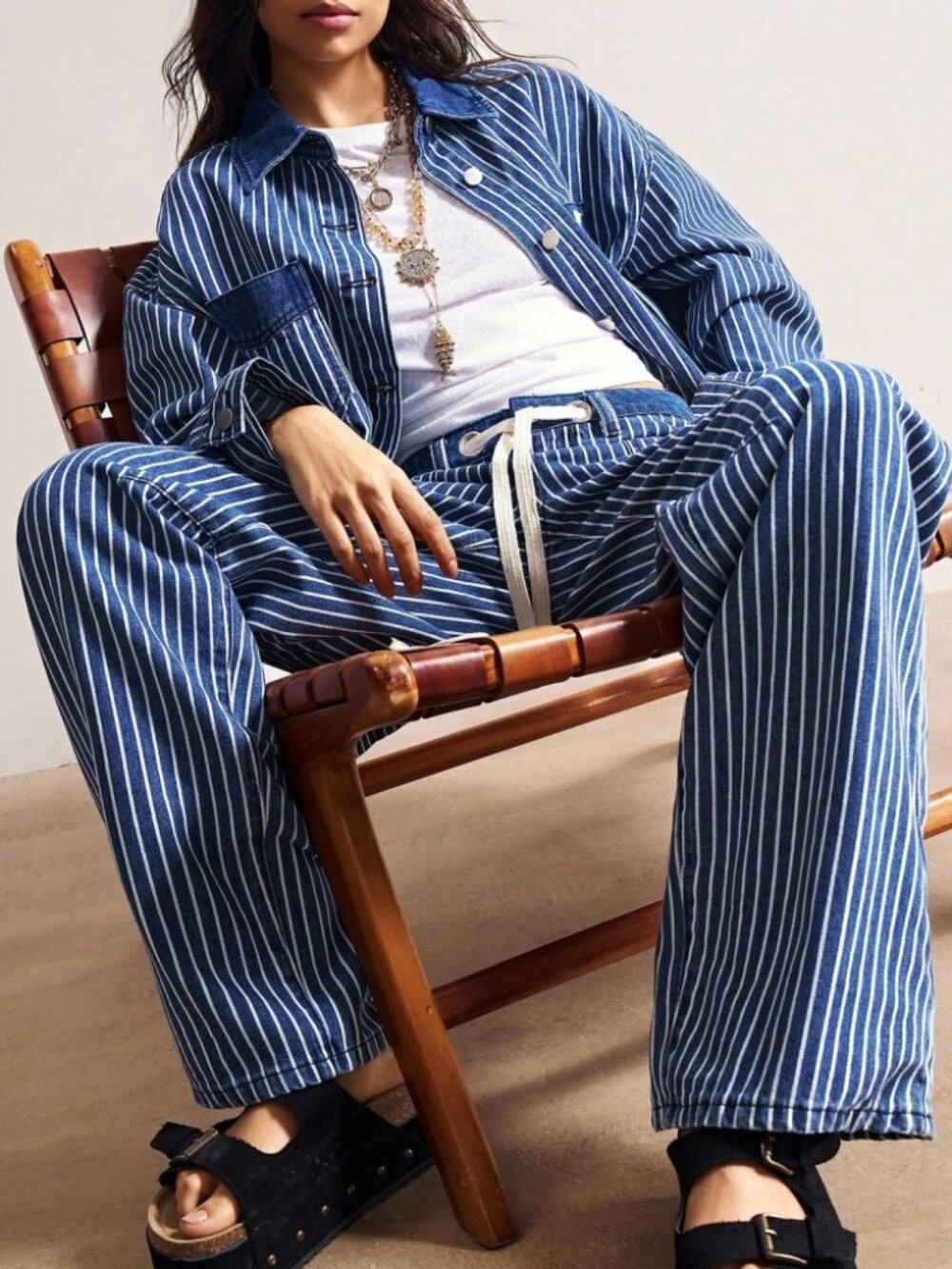 Dark Wash Stripe Cargo Denim Pants - Picture 2 of 8